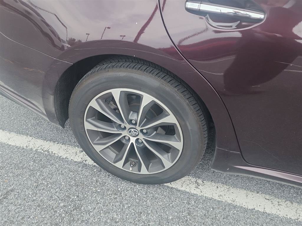 Used 2016 Toyota Avalon XLE Premium FWD image 11