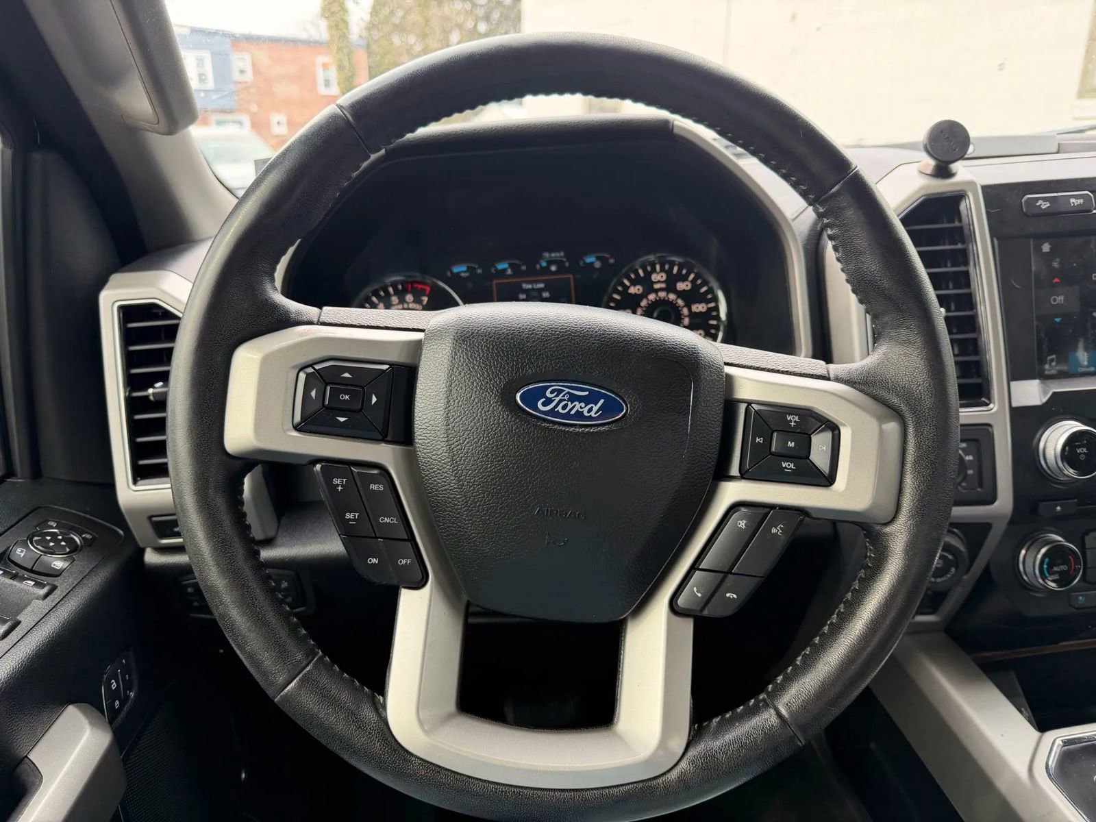 Used 2018 Ford F150 Lariat w/ Equipment Group 502A Luxury image 18