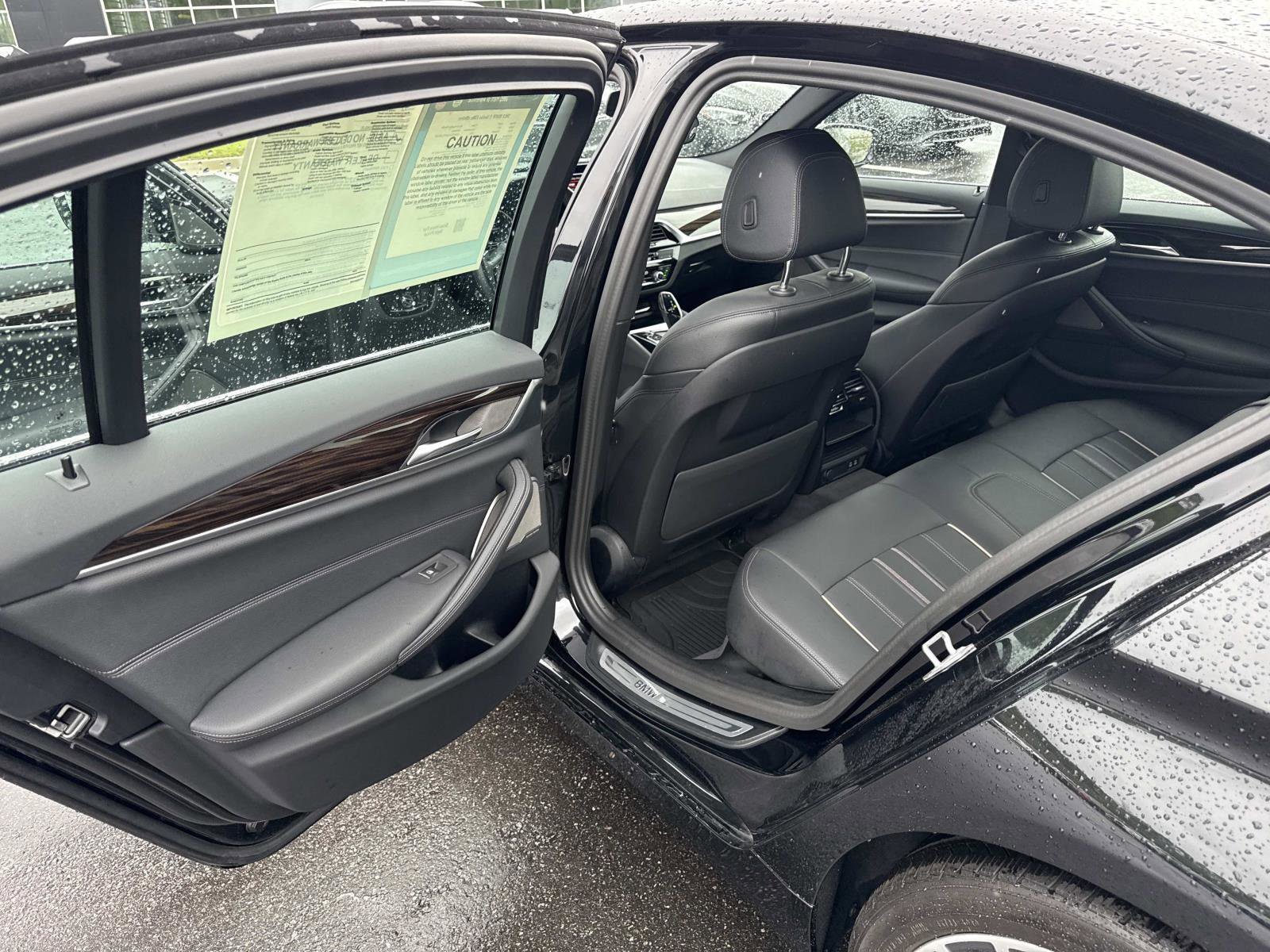 Used 2023 BMW 530e xDrive w/ Premium Package image 12