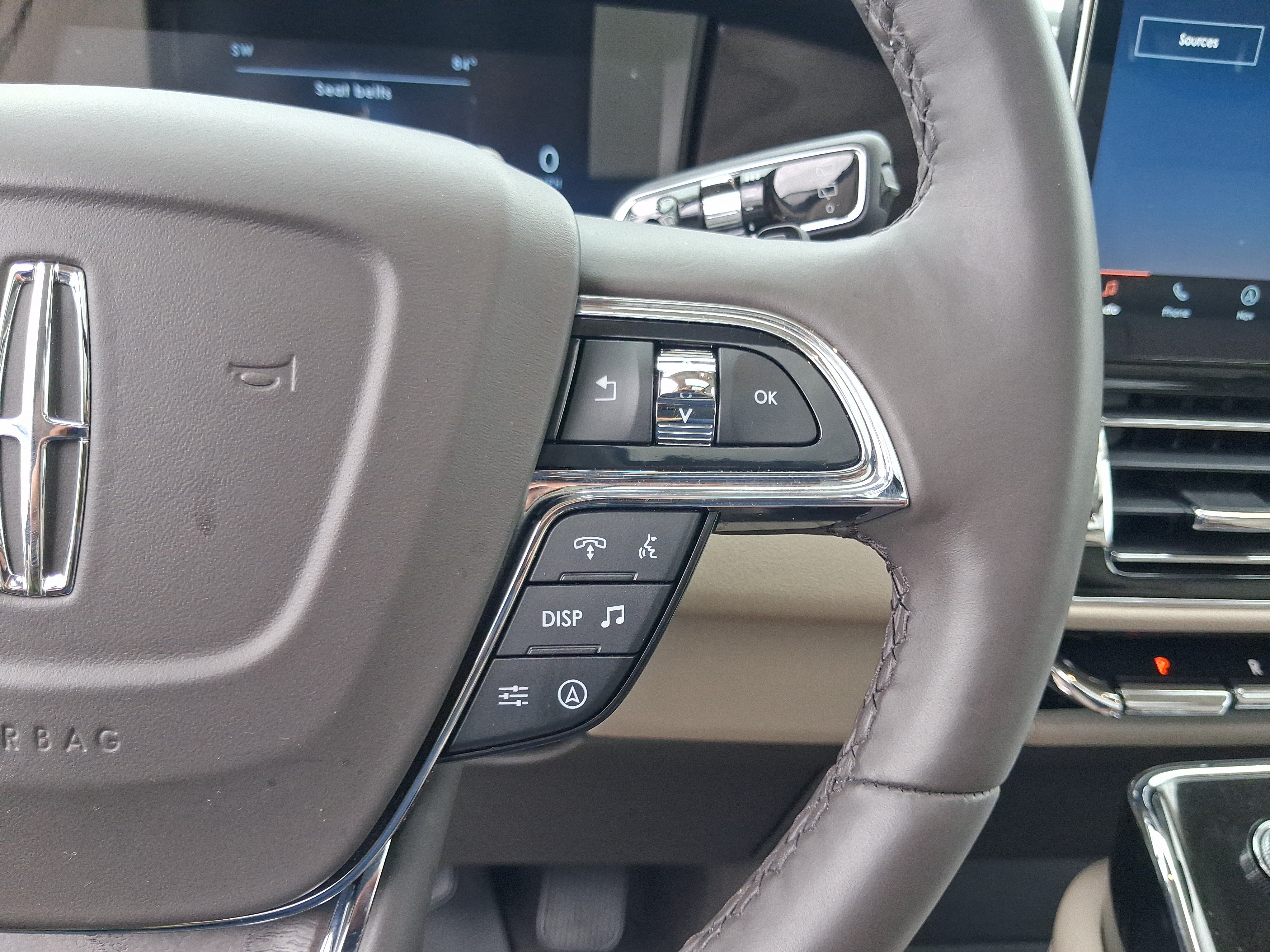 Certified 2024 Lincoln Navigator Premiere AWD/4WD image 17