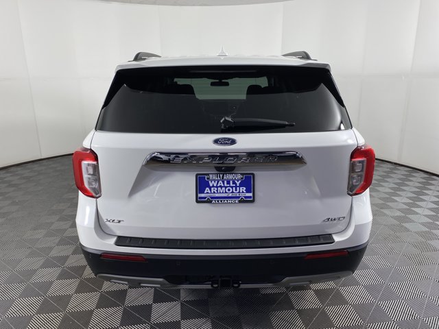Used 2022 Ford Explorer XLT w/ Equipment Group 202A AWD/4WD image 10