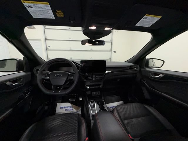 Used 2024 Ford Escape ST-Line w/ Tech Pack #1 AWD/4WD image 9
