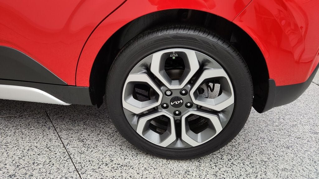 Used 2025 Kia Soul EX FWD image 9