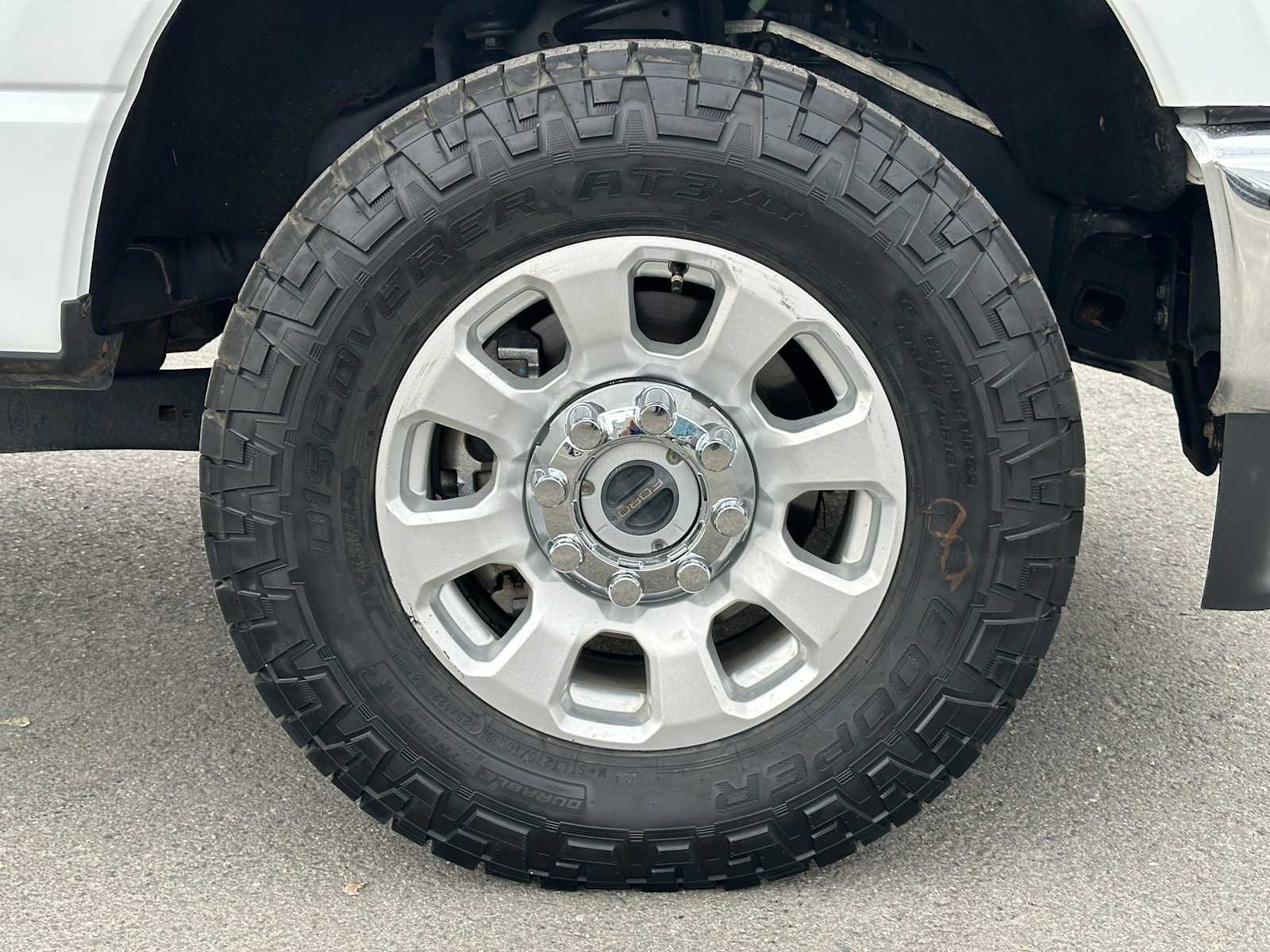 Used 2023 Ford F350 XLT image 9