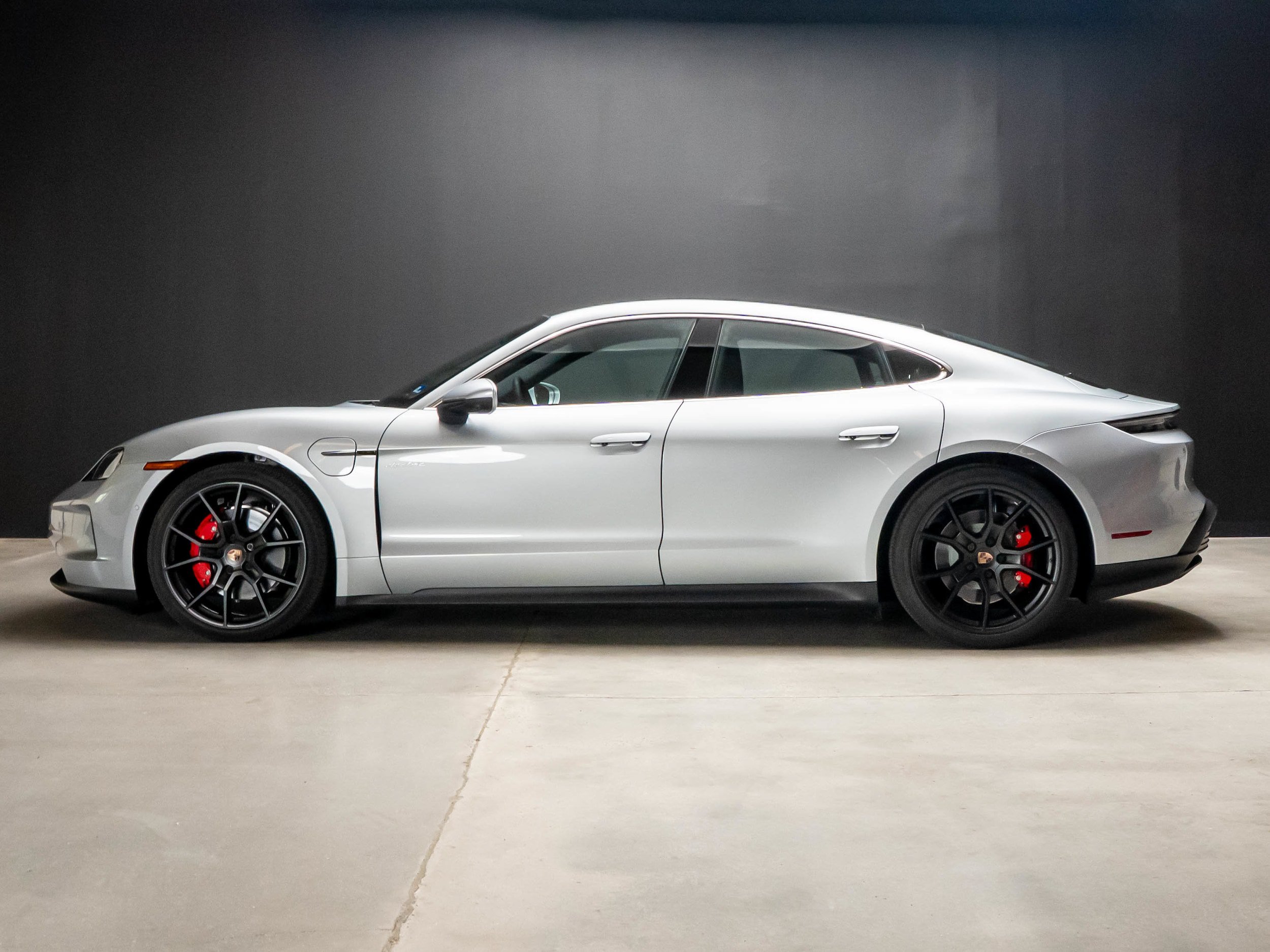 New 2026 Porsche Taycan 4S AWD/4WD image 2
