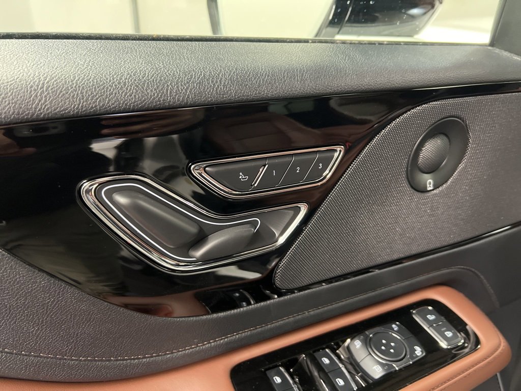 Used 2026 Lincoln Aviator Reserve image 28