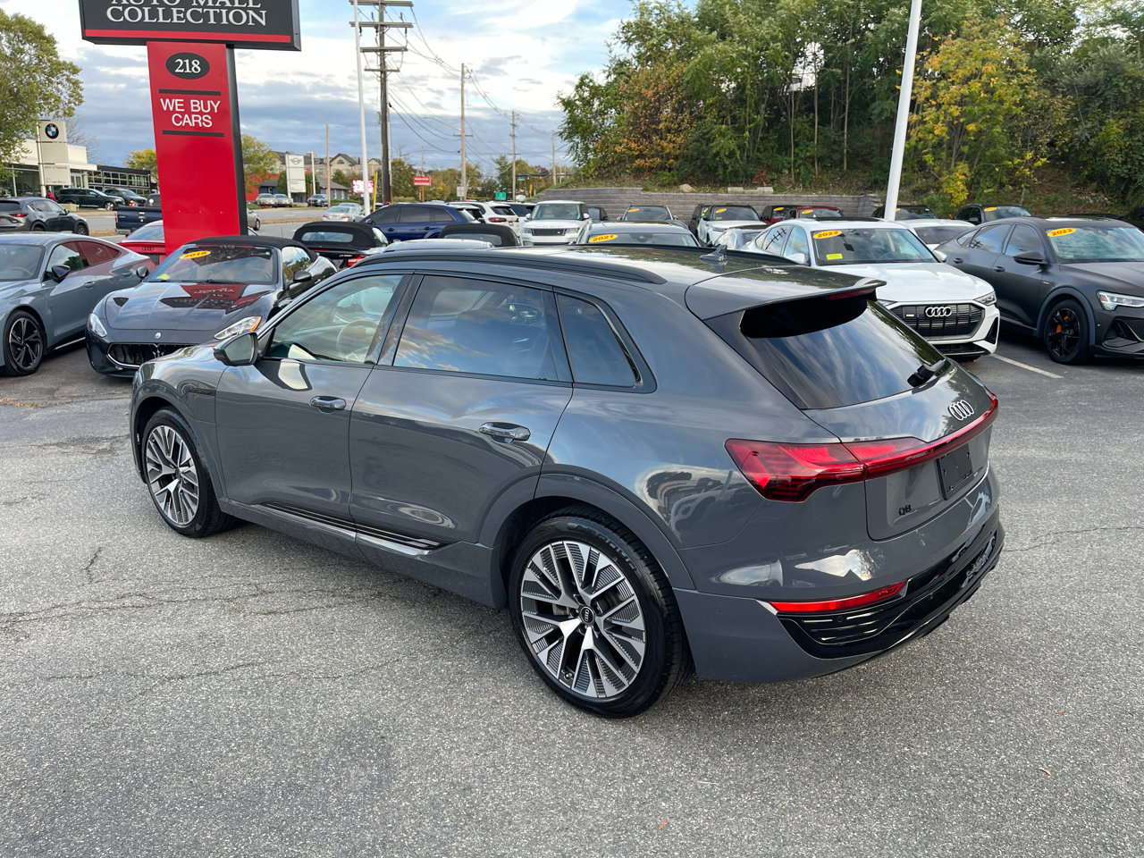 Used 2024 Audi Q8 e-tron Premium Plus w/ Premium Plus Package image 15