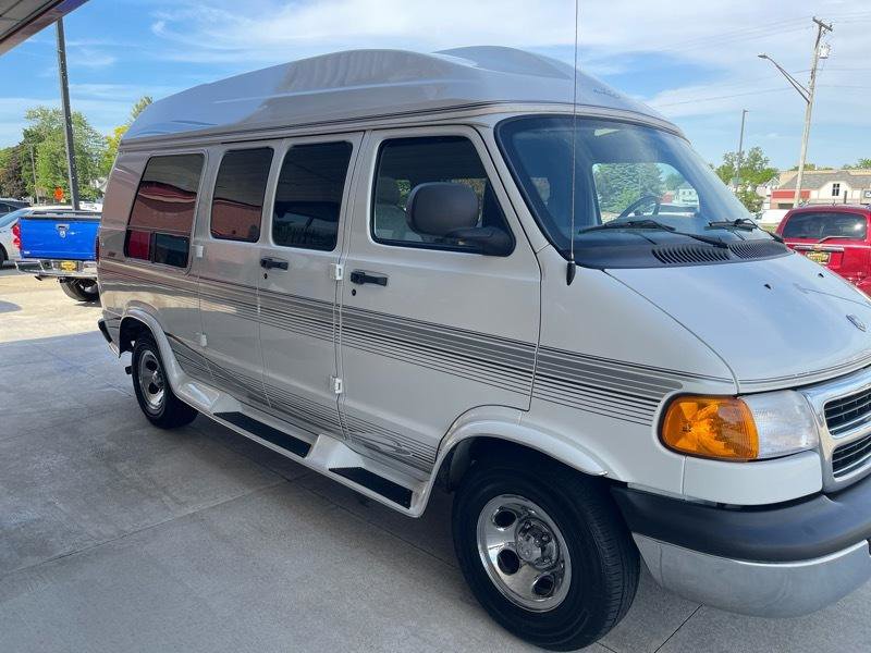 Used 2000 Dodge B1500 RWD image 8