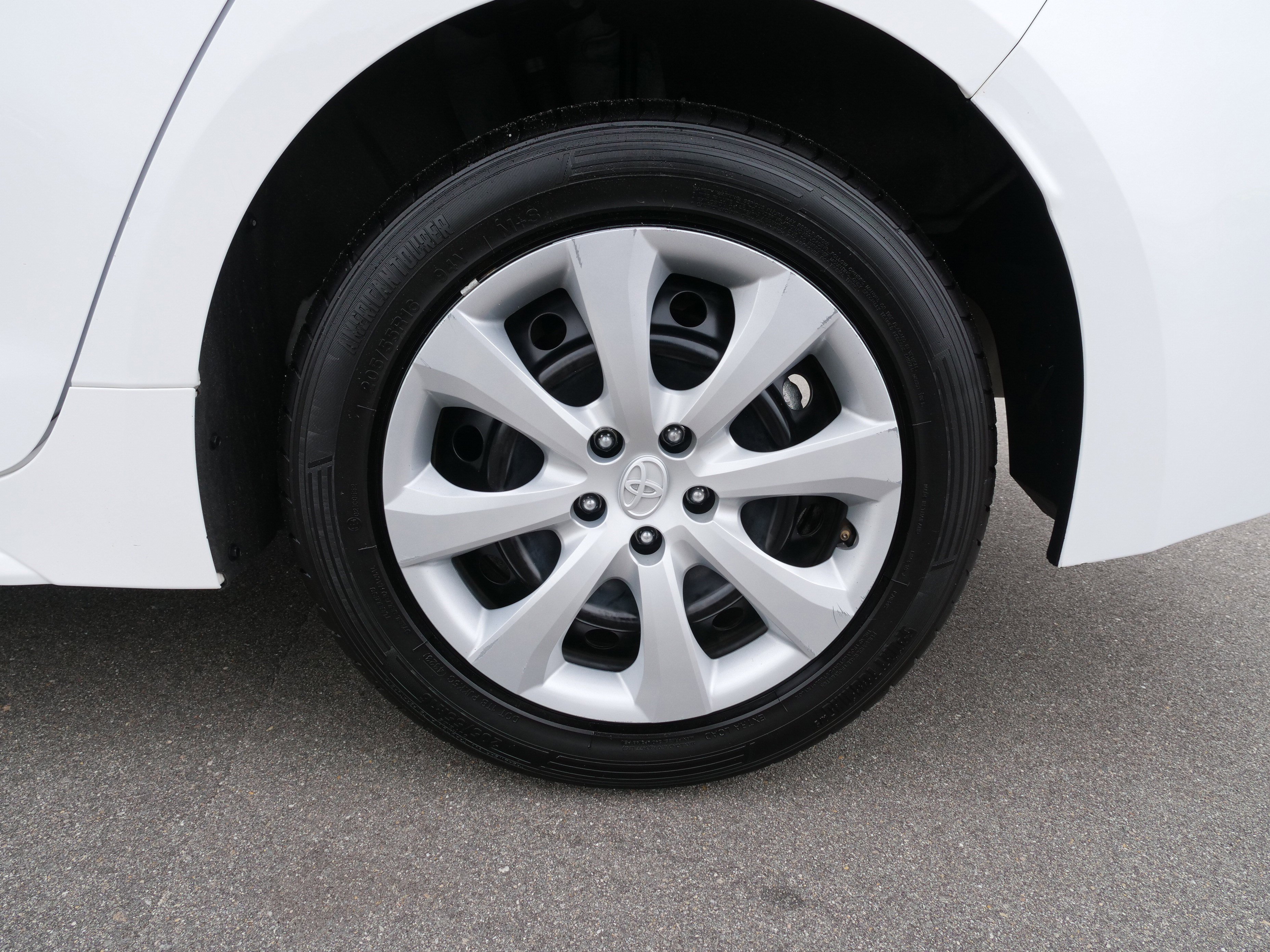 Used 2023 Toyota Corolla LE image 12