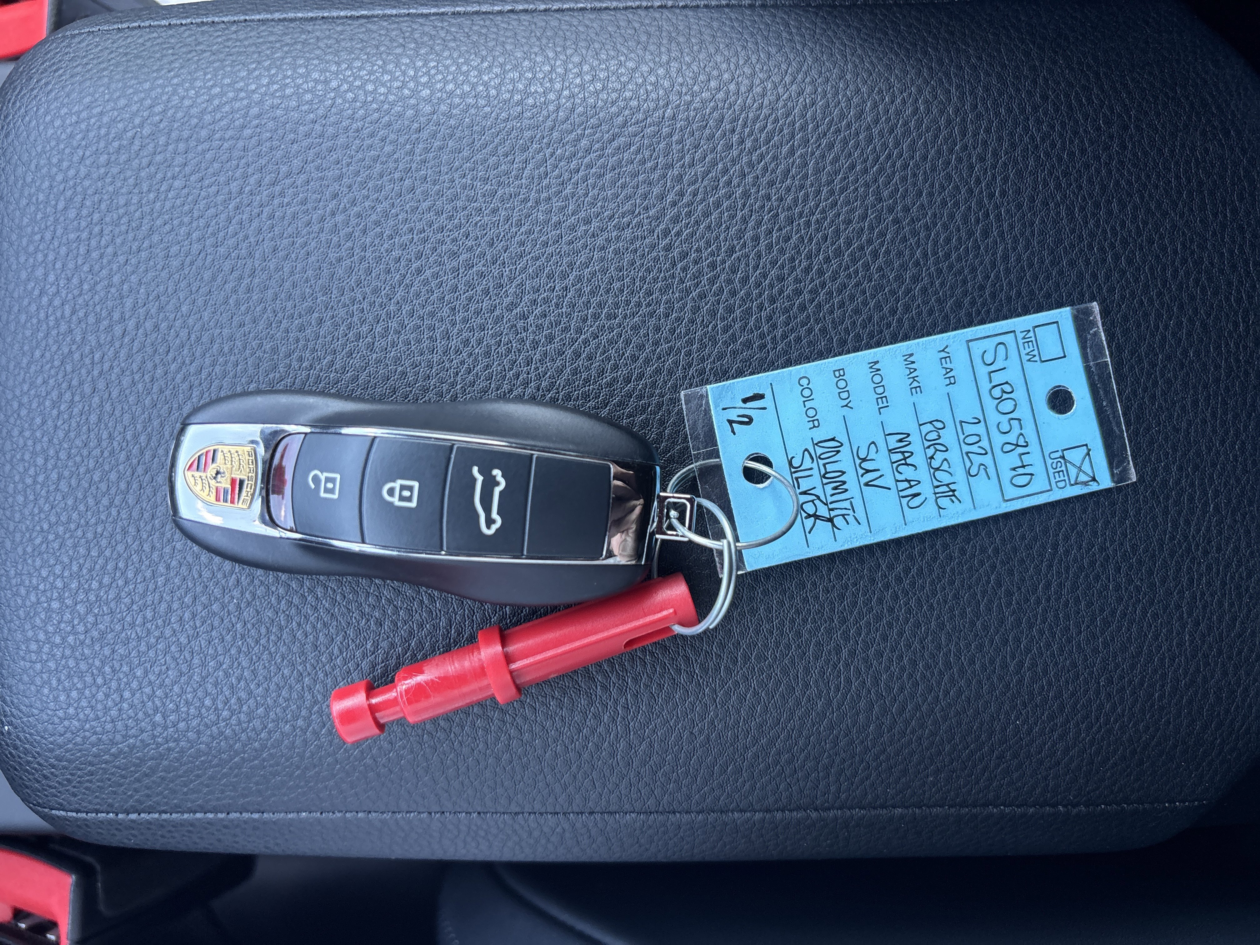 Certified 2025 Porsche Macan image 21