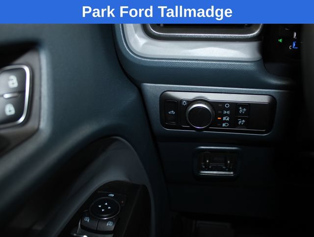 Used 2025 Ford Maverick Lariat w/ Black Appearance Package AWD/4WD image 18