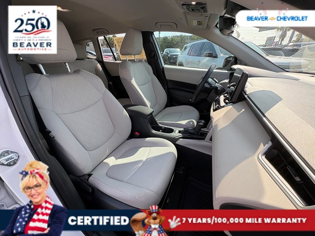 Used 2025 Toyota Corolla Cross LE FWD image 23
