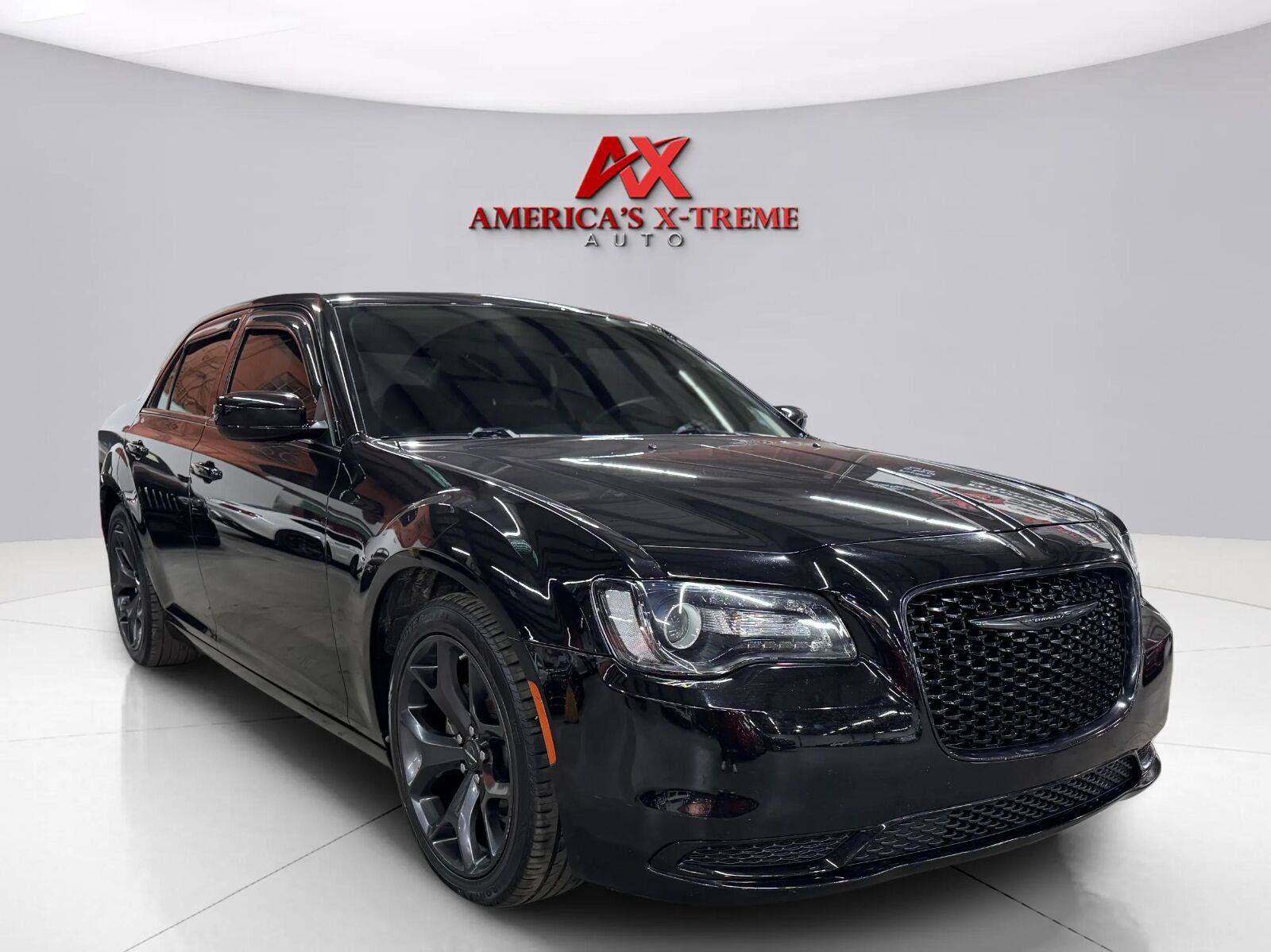 Used 2022 Chrysler 300 Touring w/ Sport Appearance Package RWD image 10