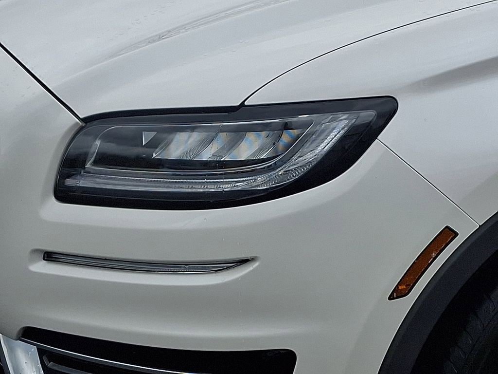 Used 2019 Lincoln Nautilus Premier AWD/4WD image 9