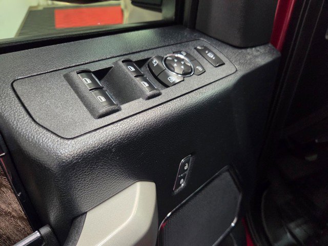 Used 2017 Ford F350 Lariat w/ FX4 Off-Road Package image 33