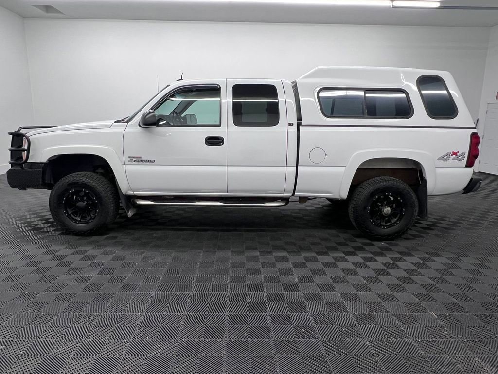 Used 2003 Chevrolet Silverado 2500 LT w/ Skid Plate Package AWD/4WD image 2