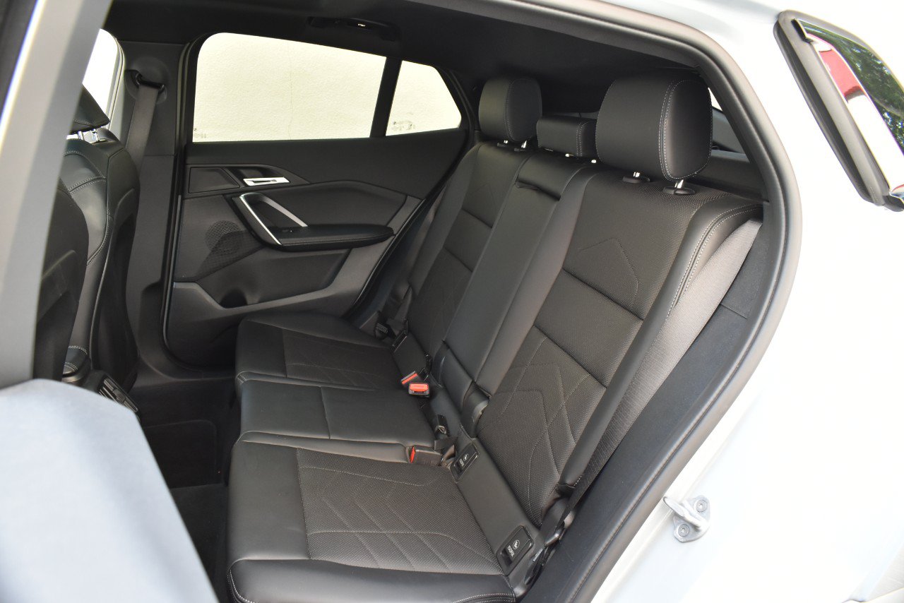 Used 2026 BMW X2 xDrive28i AWD/4WD image 16