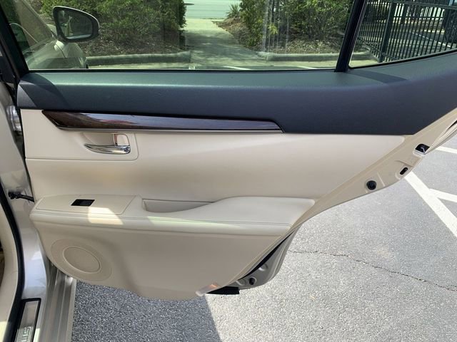 Used 2013 Lexus ES 350 w/ Luxury Pkg image 11