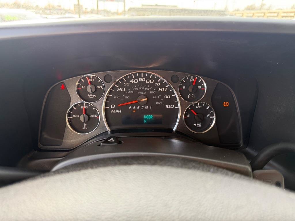 Used 2017 Chevrolet Express 3500 LS RWD image 24