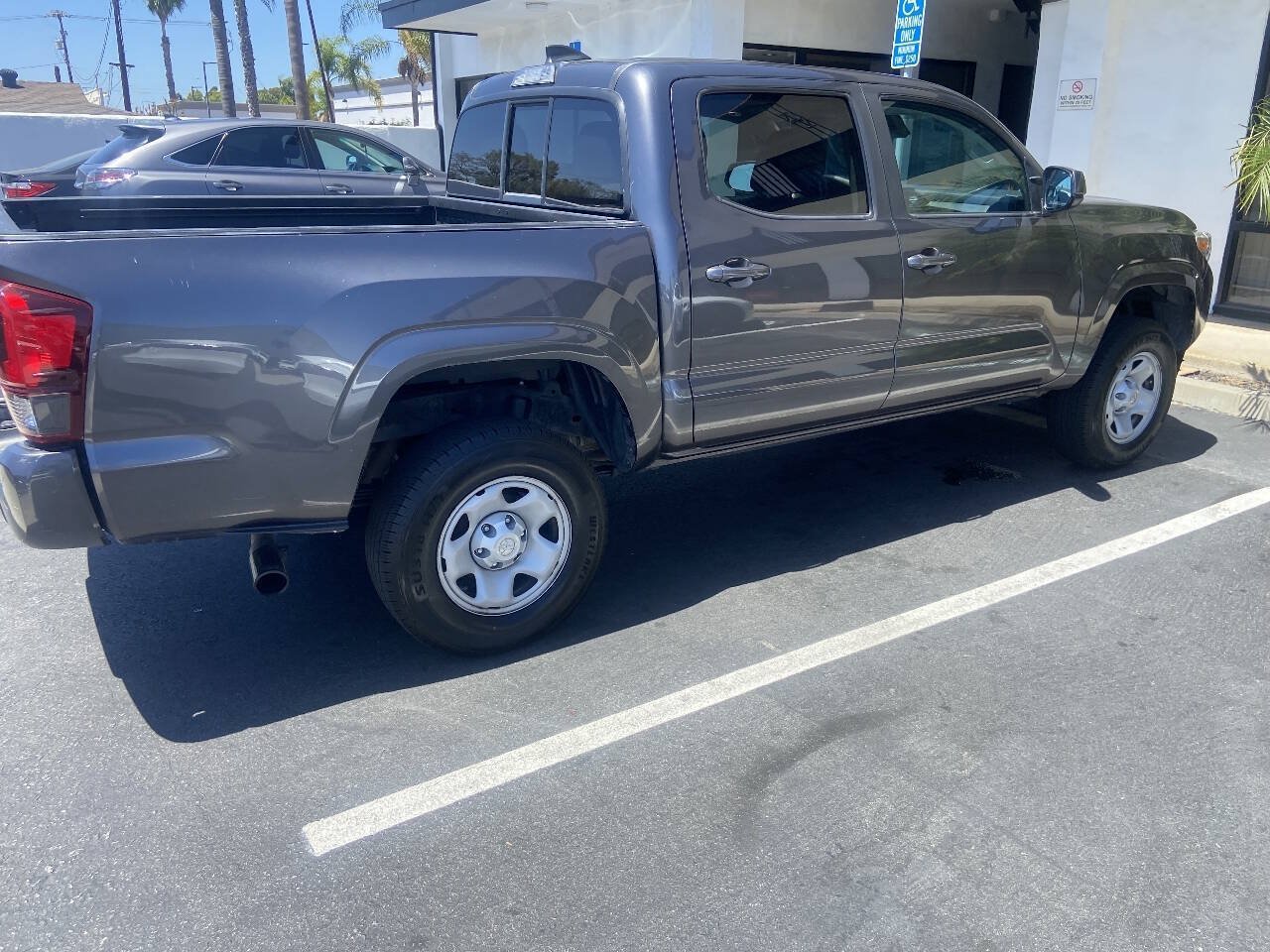 Used 2021 Toyota Tacoma SR w/ SR Convenience Package RWD image 4