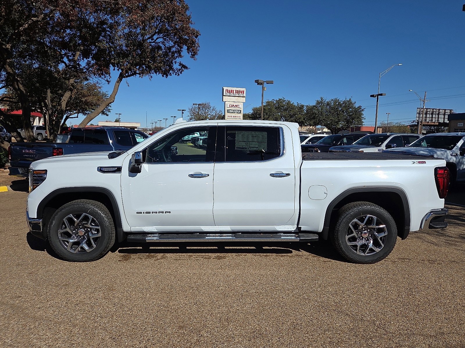 New 2026 GMC Sierra 1500 SLT image 2