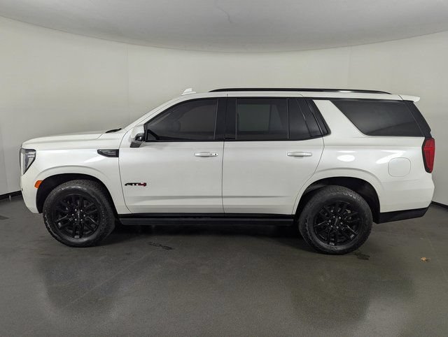Used 2023 GMC Yukon AT4 w/ Technology Package AWD/4WD image 5