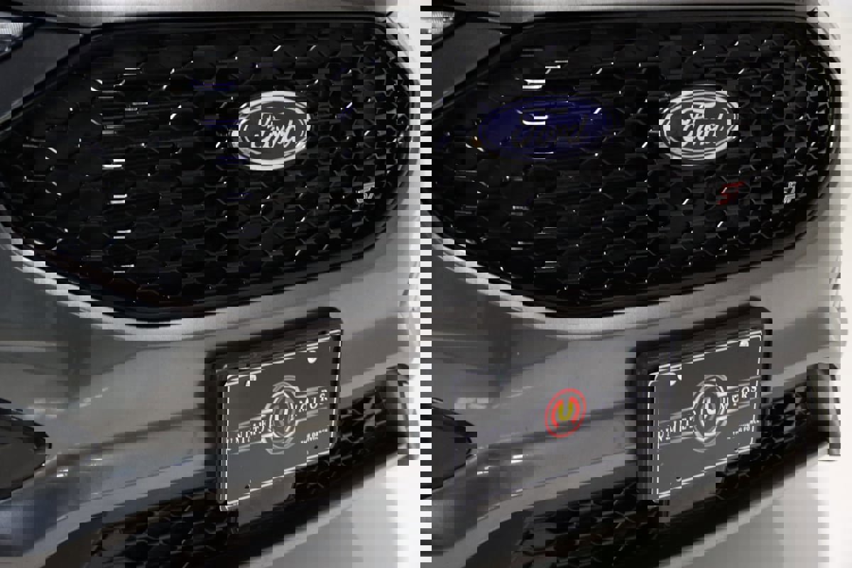 Used 2019 Ford Edge ST w/ Cold Weather Package image 22