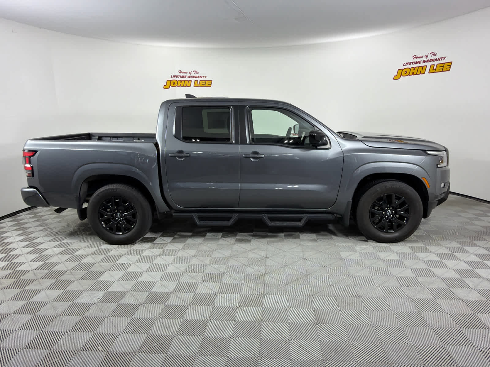 Certified 2023 Nissan Frontier SV w/ Midnight Edition Package RWD image 7