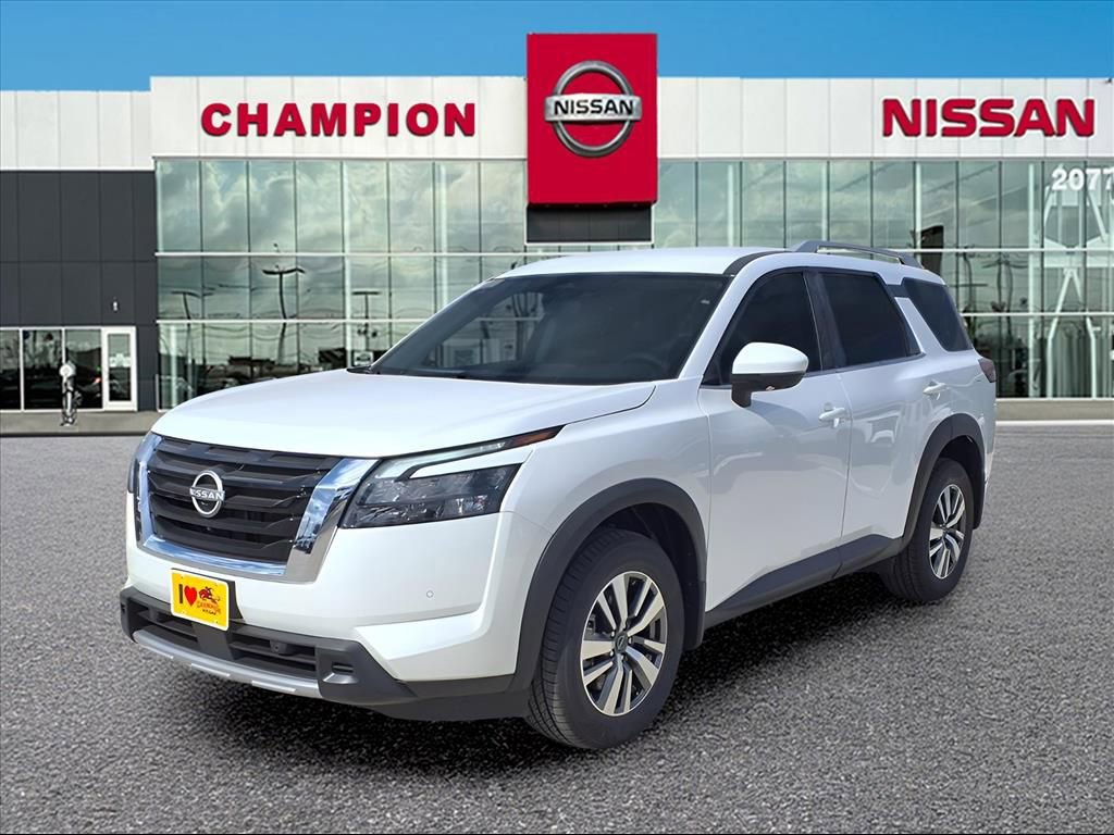 New 2025 Nissan Pathfinder SL image 3