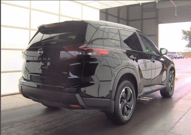 Certified 2025 Nissan Rogue SV w/ SV Premium Package AWD/4WD image 4
