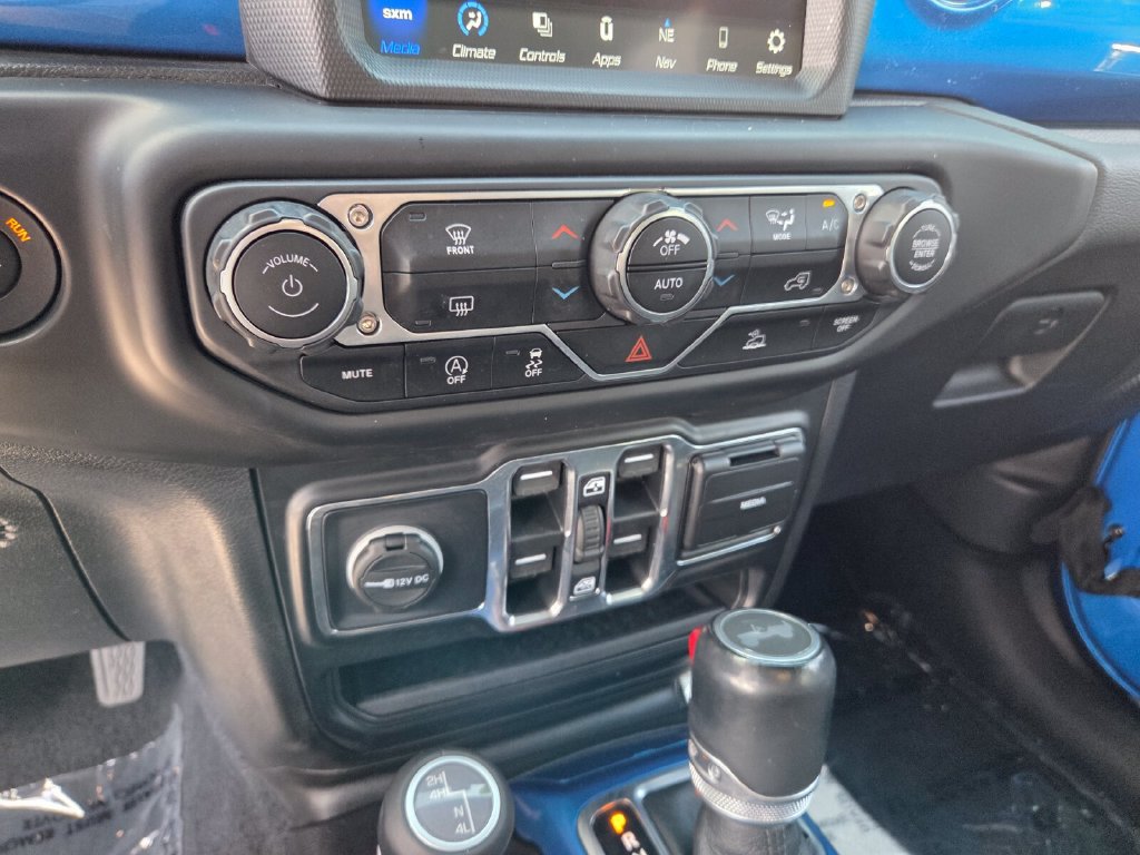 Used 2022 Jeep Wrangler Unlimited Sahara AWD/4WD image 25