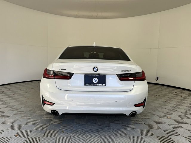 Used 2022 BMW 330i xDrive Sedan w/ Driving Assistance Package image 6