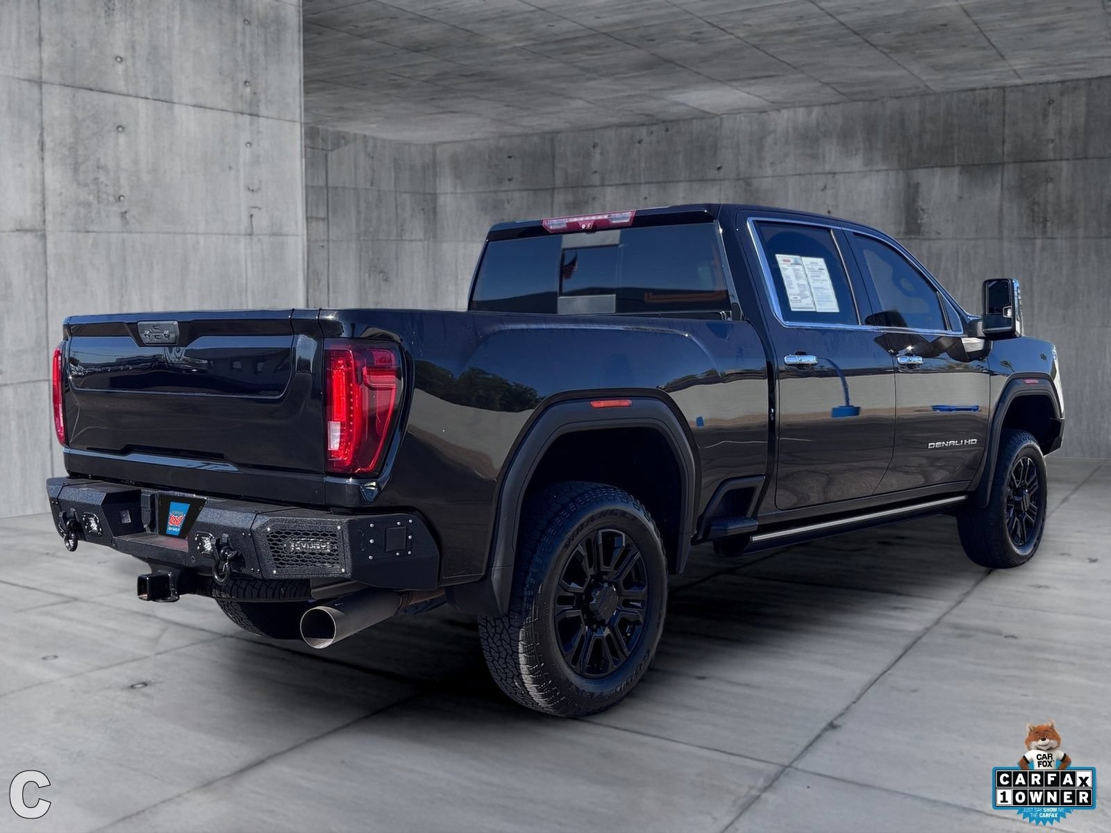 Used 2022 GMC Sierra 2500 Denali w/ Denali Black Diamond Edition AWD/4WD image 6
