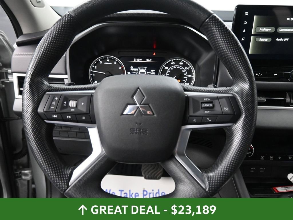 Used 2025 Mitsubishi Outlander ES image 31