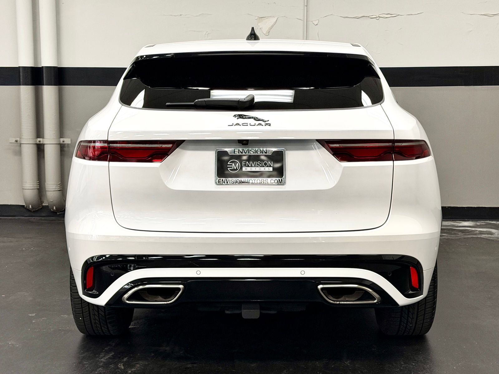 Used 2024 Jaguar F-PACE R-Dynamic S image 11