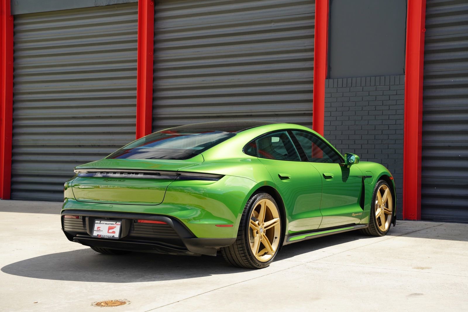 Used 2022 Porsche Taycan 4S image 9