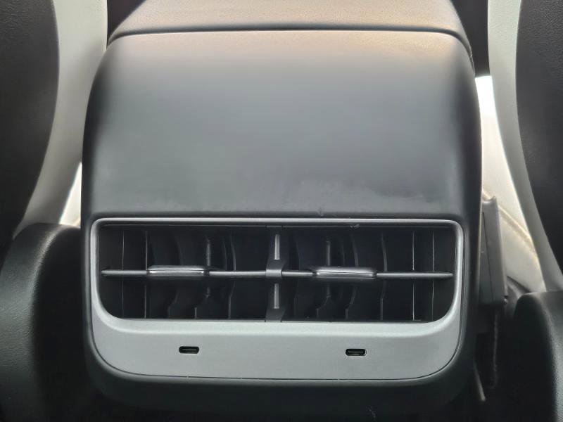 Used 2022 Tesla Model Y Long Range AWD/4WD image 63