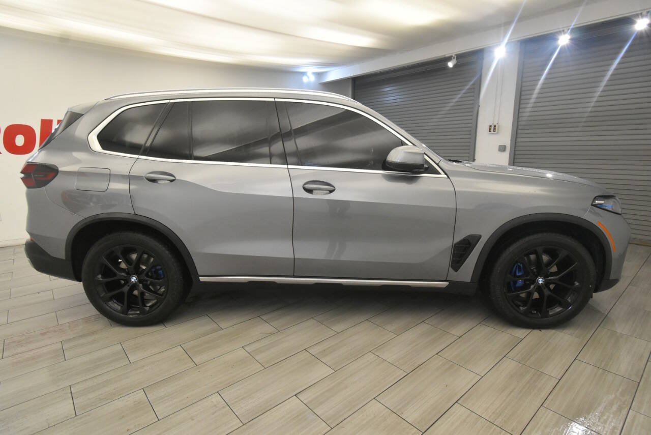 Used 2024 BMW X5 xDrive40i w/ Premium Package AWD/4WD image 6