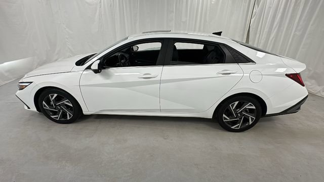 Used 2024 Hyundai Elantra Limited image 6