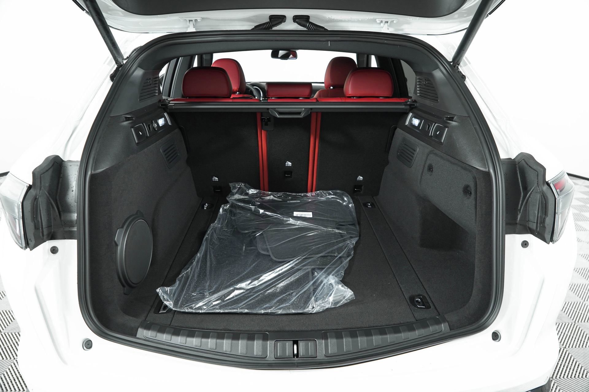 New 2025 Alfa Romeo Stelvio Sprint AWD/4WD image 32