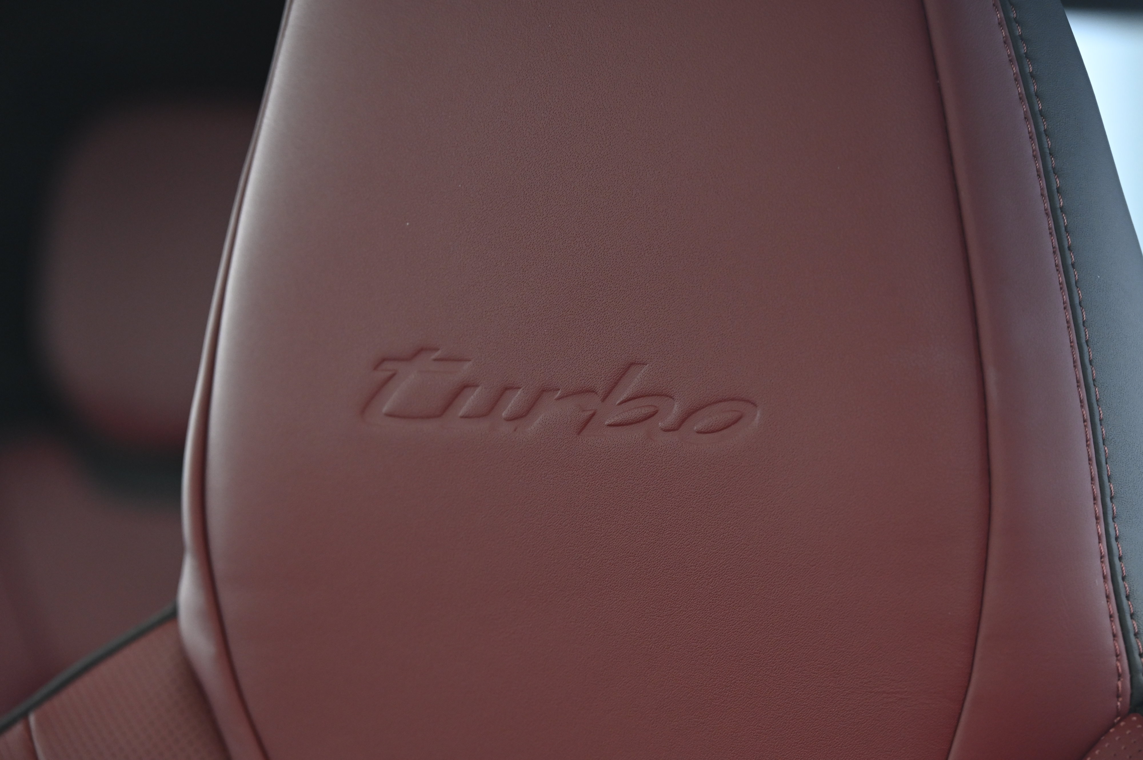 Certified 2026 Porsche Cayenne Turbo AWD/4WD image 31