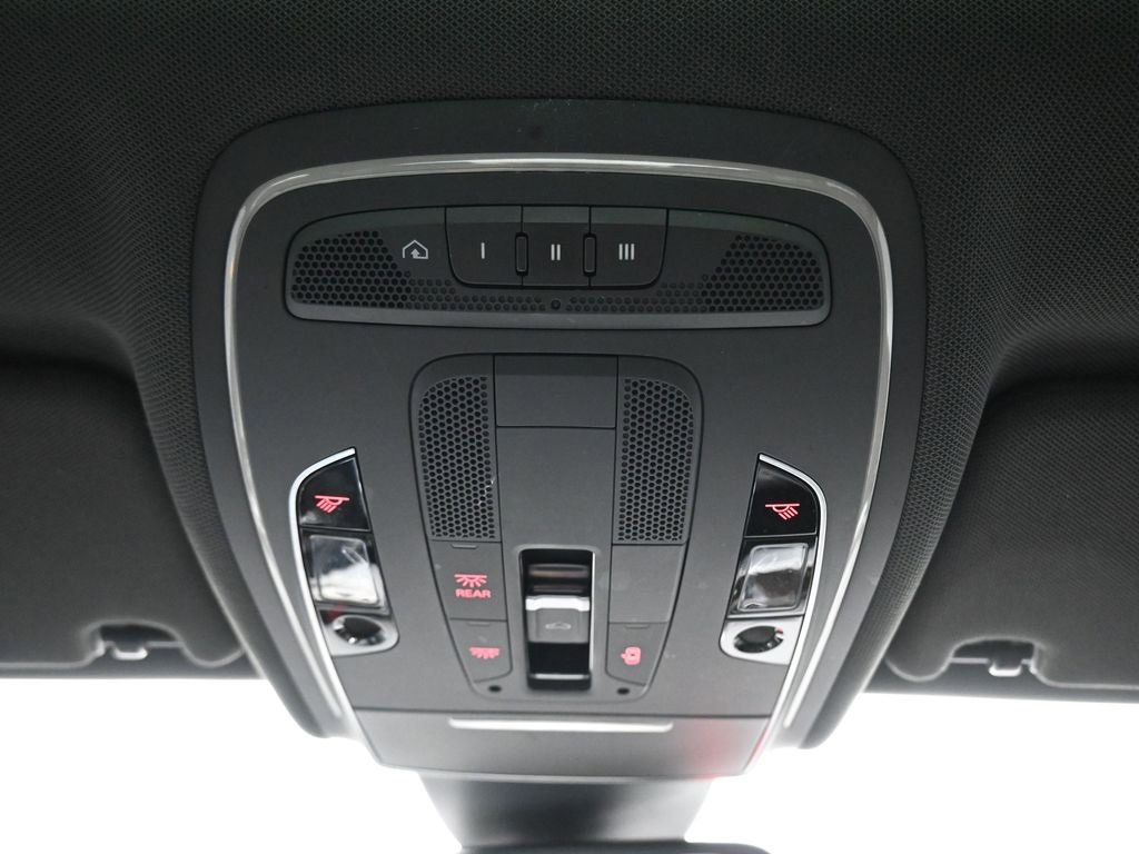 Used 2015 Audi A8 4.0T w/ Premium Package image 29