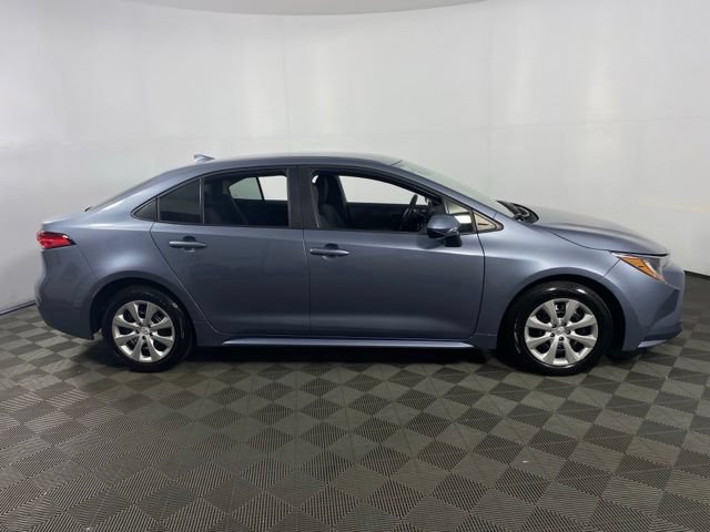 Used 2025 Toyota Corolla LE w/ Convenience Package FWD image 10