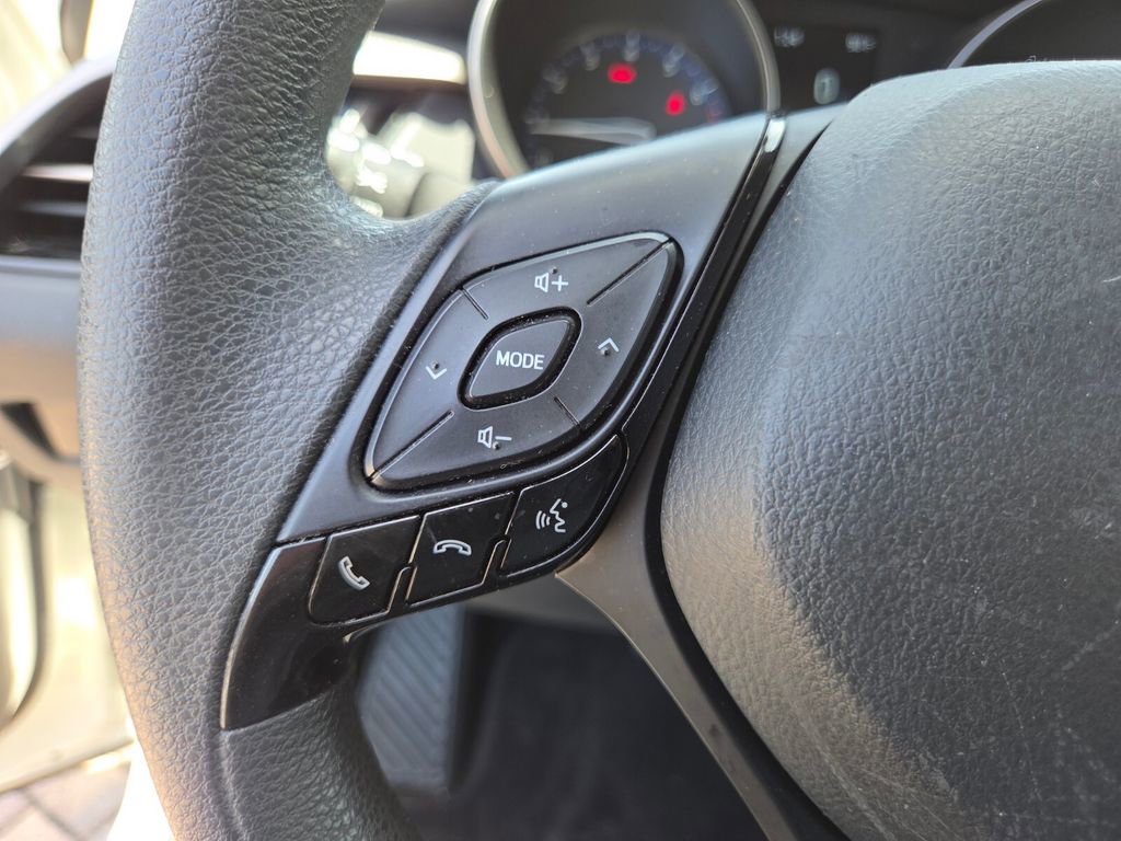 Used 2021 Toyota C-HR LE FWD image 30