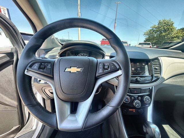 Used 2018 Chevrolet Trax Premier w/ LPO, Protection Package AWD/4WD image 11