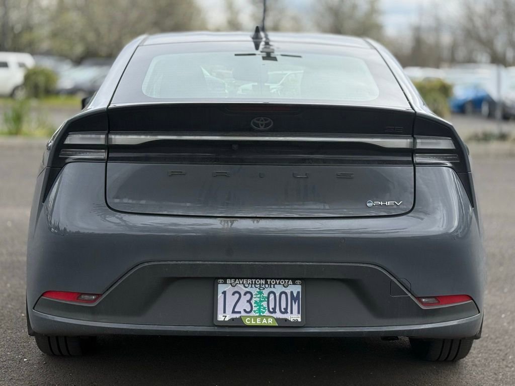 Used 2025 Toyota Prius Plug-In Hybrid image 4