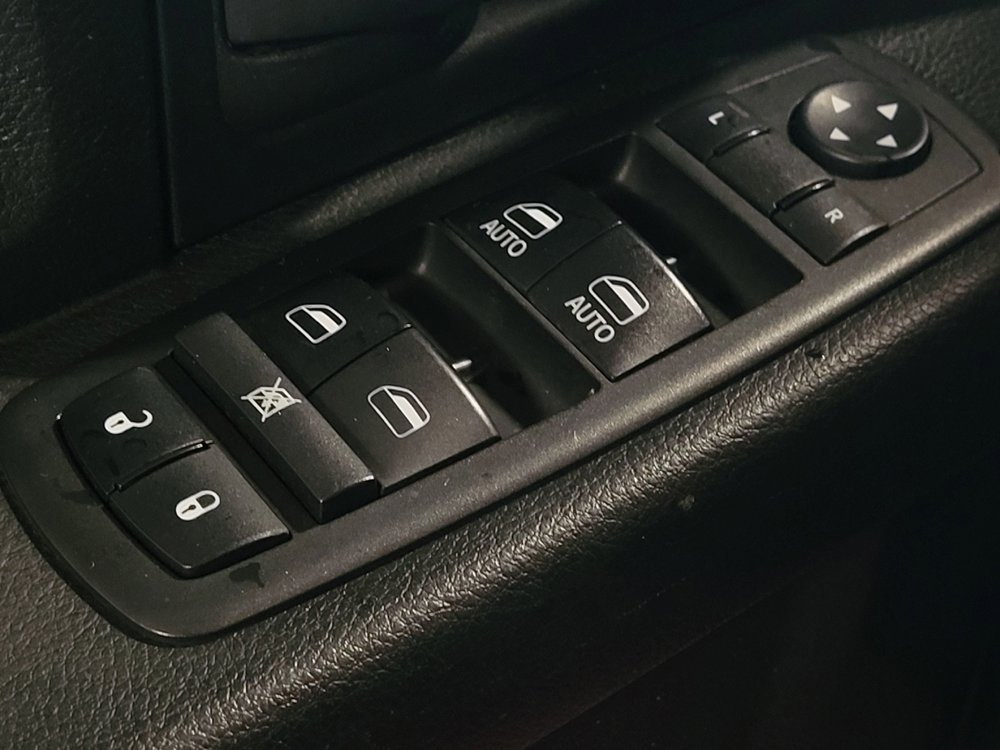 Used 2018 RAM 1500 Express RWD image 27