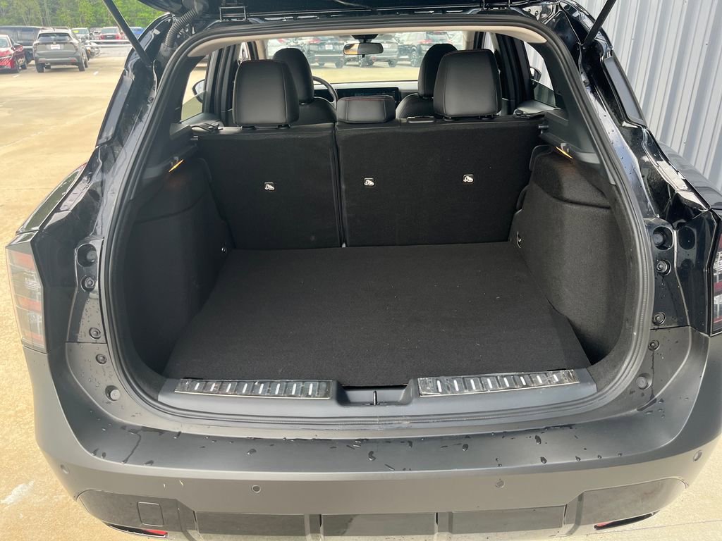 Certified 2025 Nissan Kicks SR w/ Illumination Package image 30