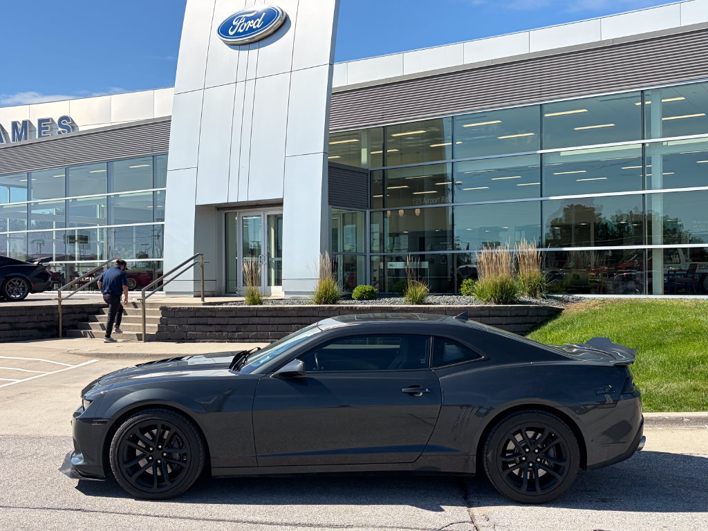 Used 2015 Chevrolet Camaro SS w/ RS Package RWD image 3