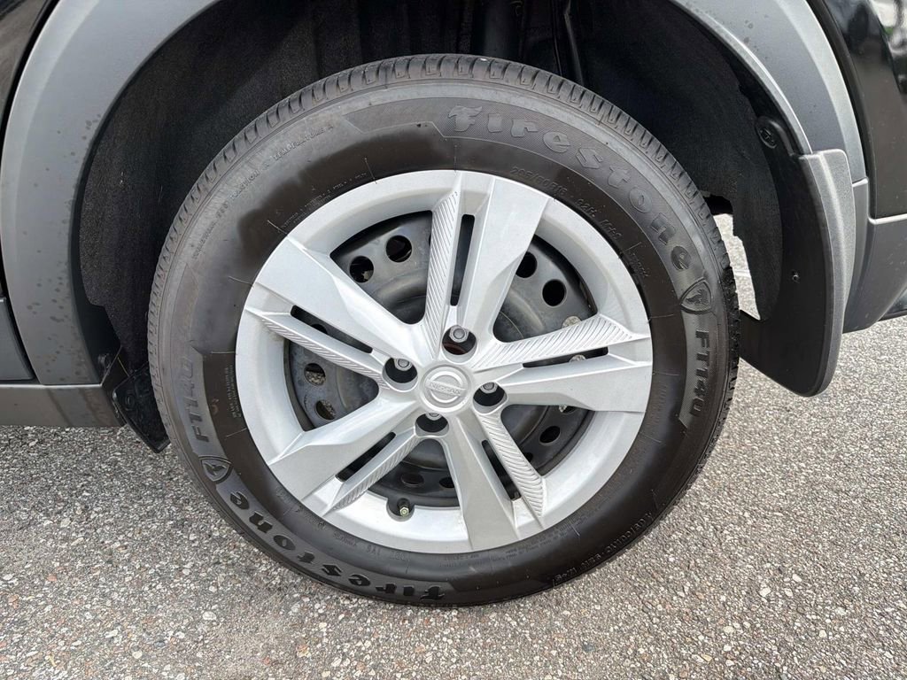 Certified 2025 Nissan Kicks Play S image 11